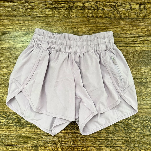 lululemon hotty hot shorts - Picture 1 of 4